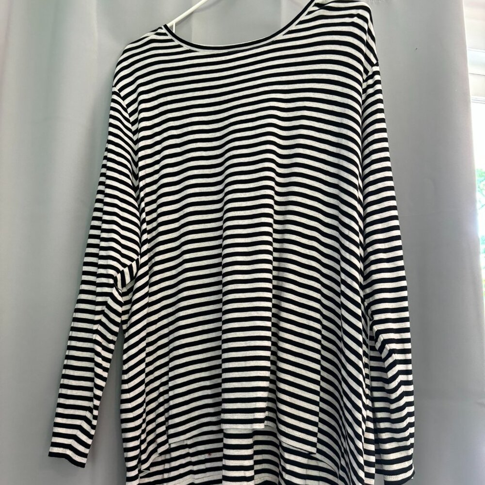 J.Jill Black and White Striped Crew-Neck High-Low Long Sleeve Tee
